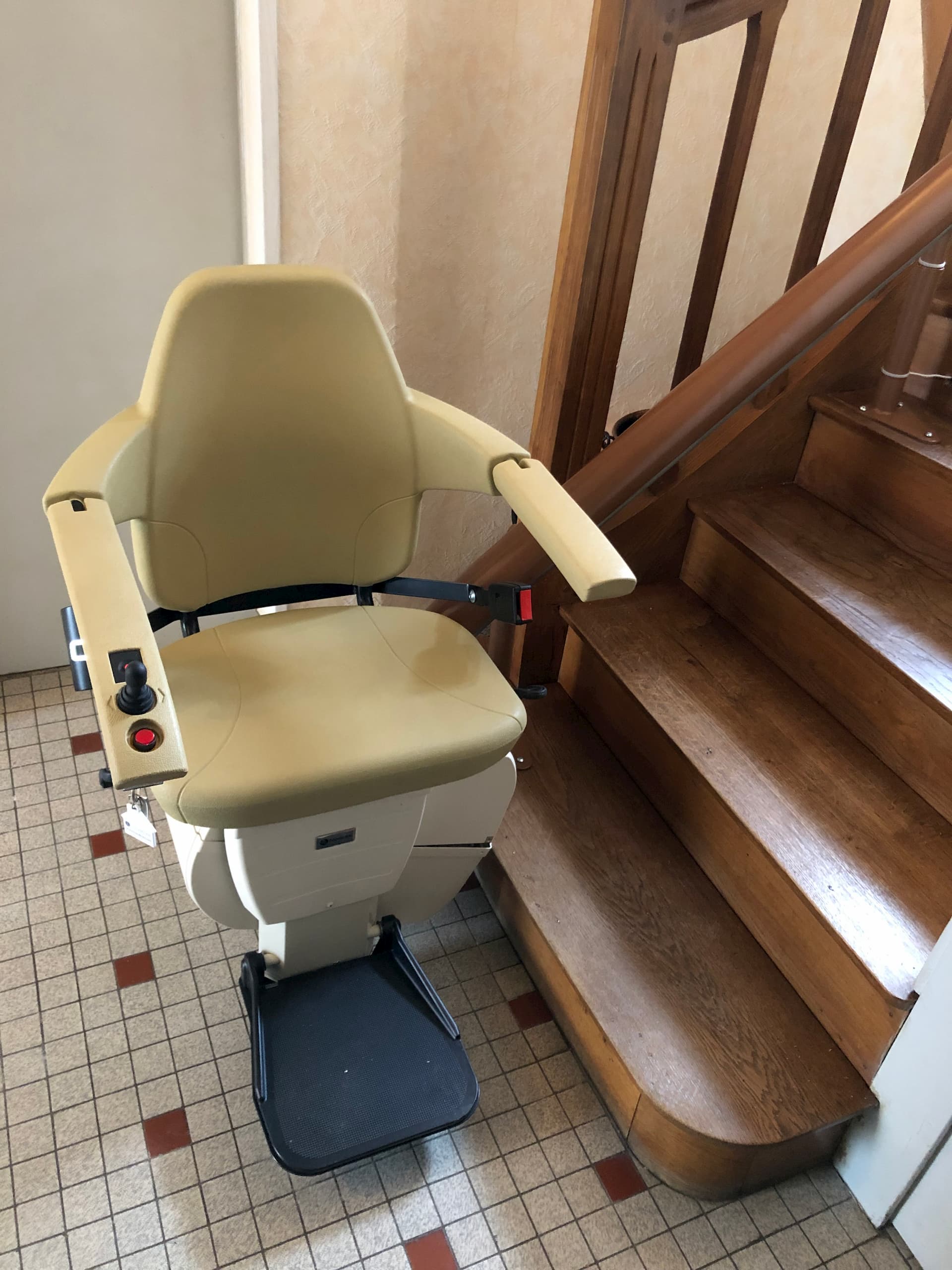 Monte escalier courbe sur Angers