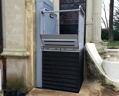 Plateforme extérieure installée sur Durtal