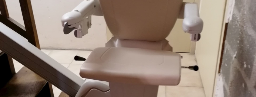 Monte escalier droit standard Handicare 1100 siège beige