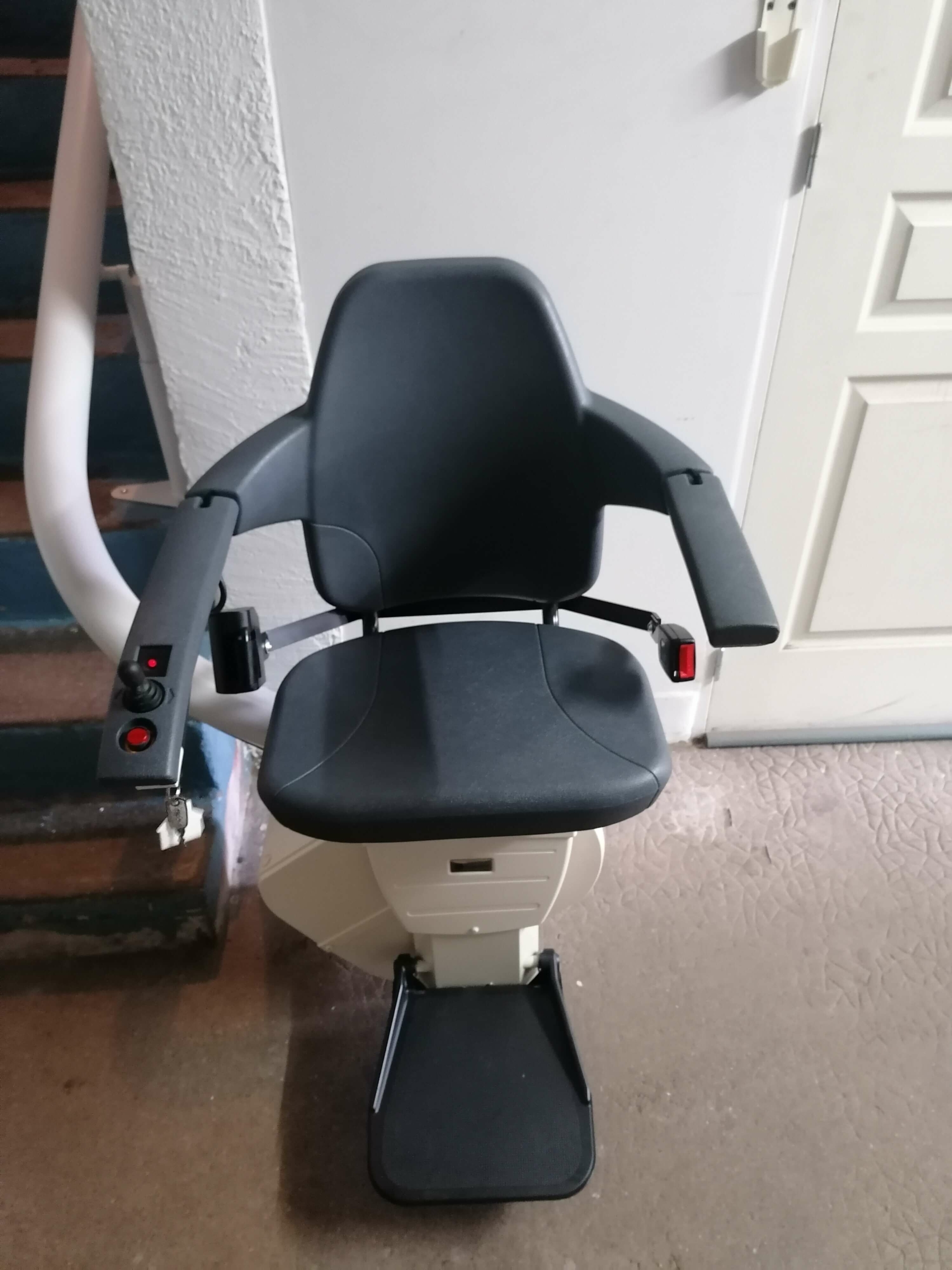 Monte escalier courbe Handicare à Longué Jumelle