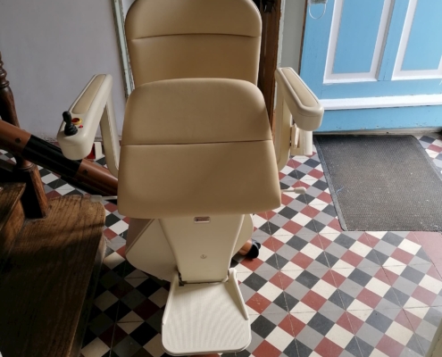 Monte-escalier courbe monorail handicare à Machelles