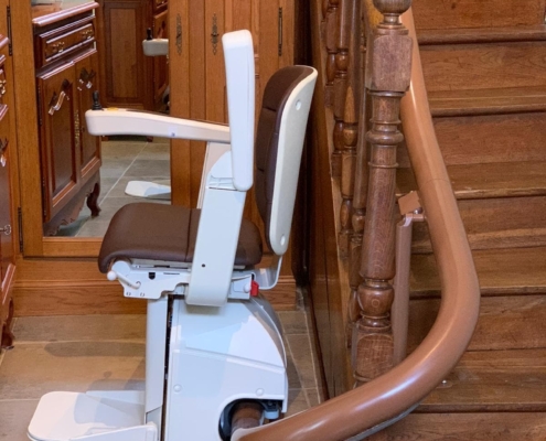 Monte escalier courbe monorail installé sur Brissac Quincé