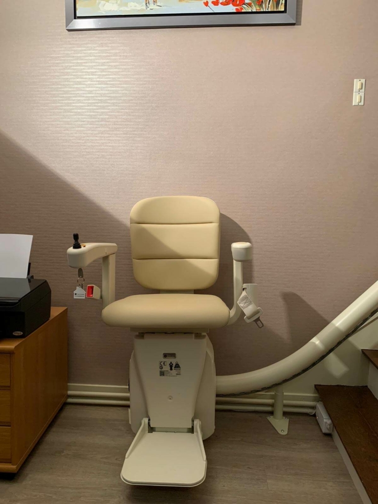 Monte-escalier courbe monorail sur la commune de Thouarcé